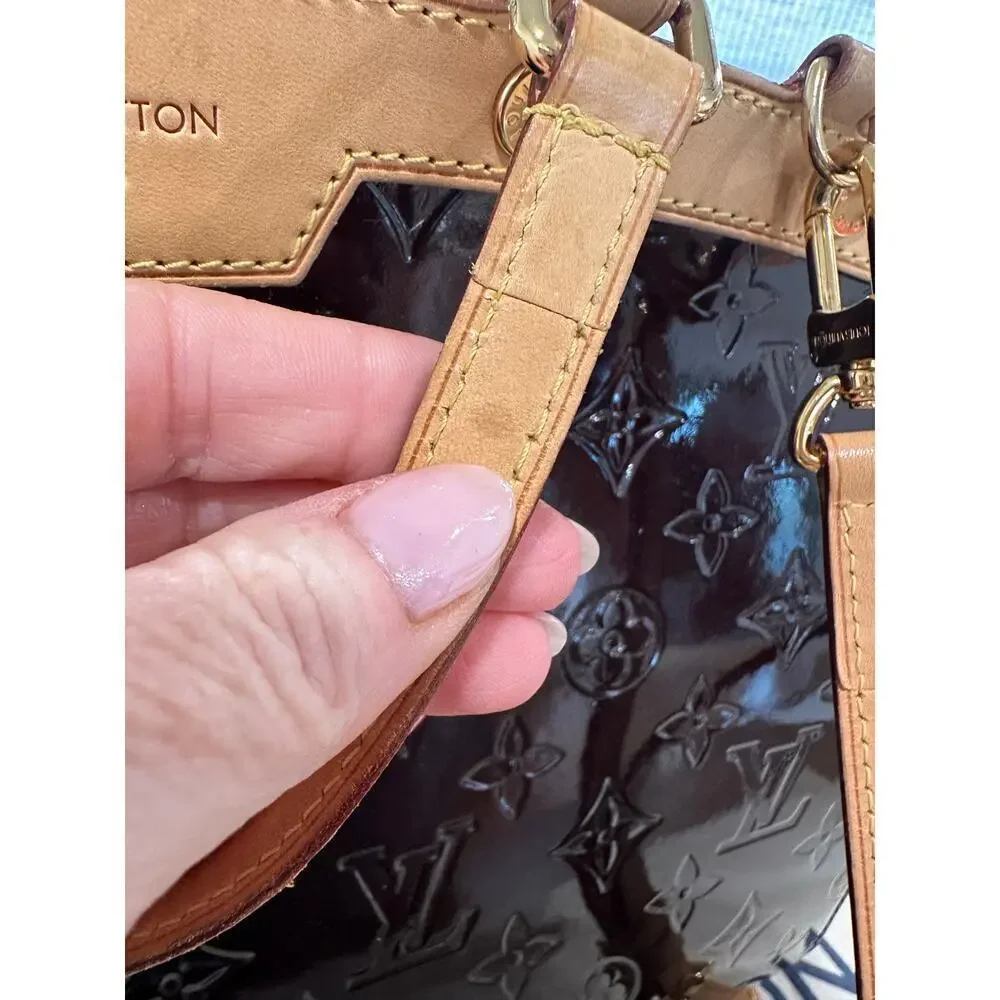Louis Vuitton Brea MM Vernis Leather Bag